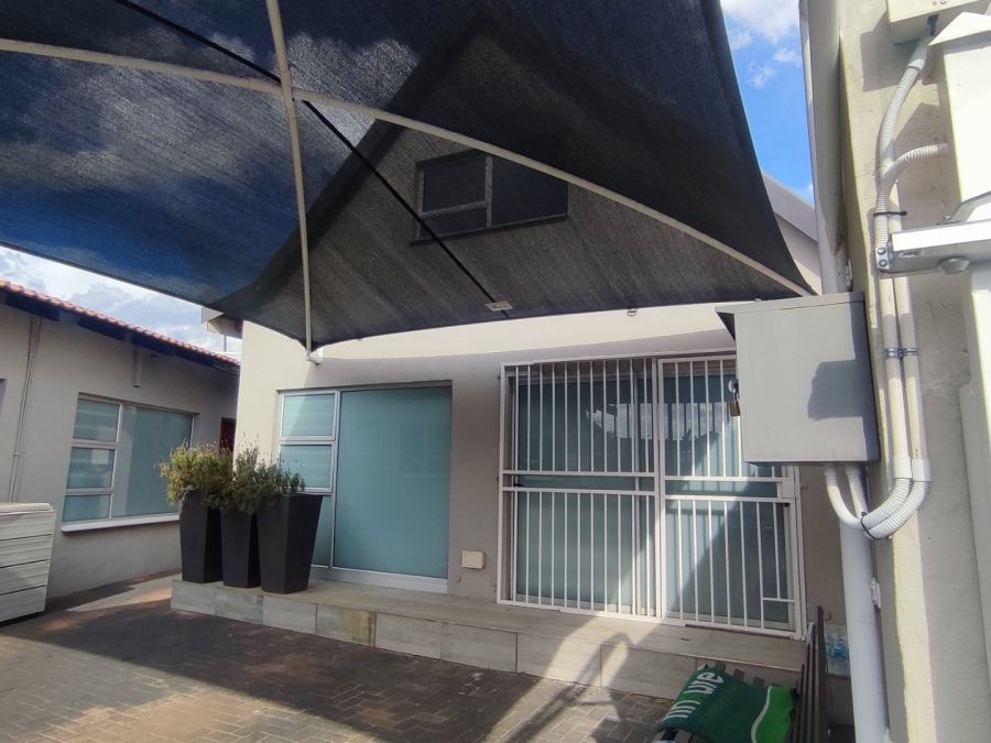 4 Bedroom Property for Sale in Langenhovenpark Free State